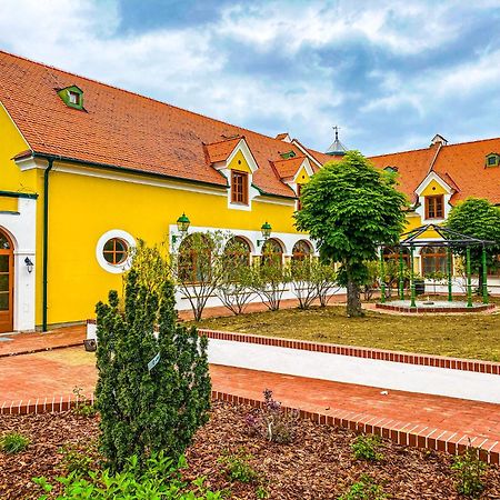 Hotel Roemerstein Fürstenfeld Extérieur photo