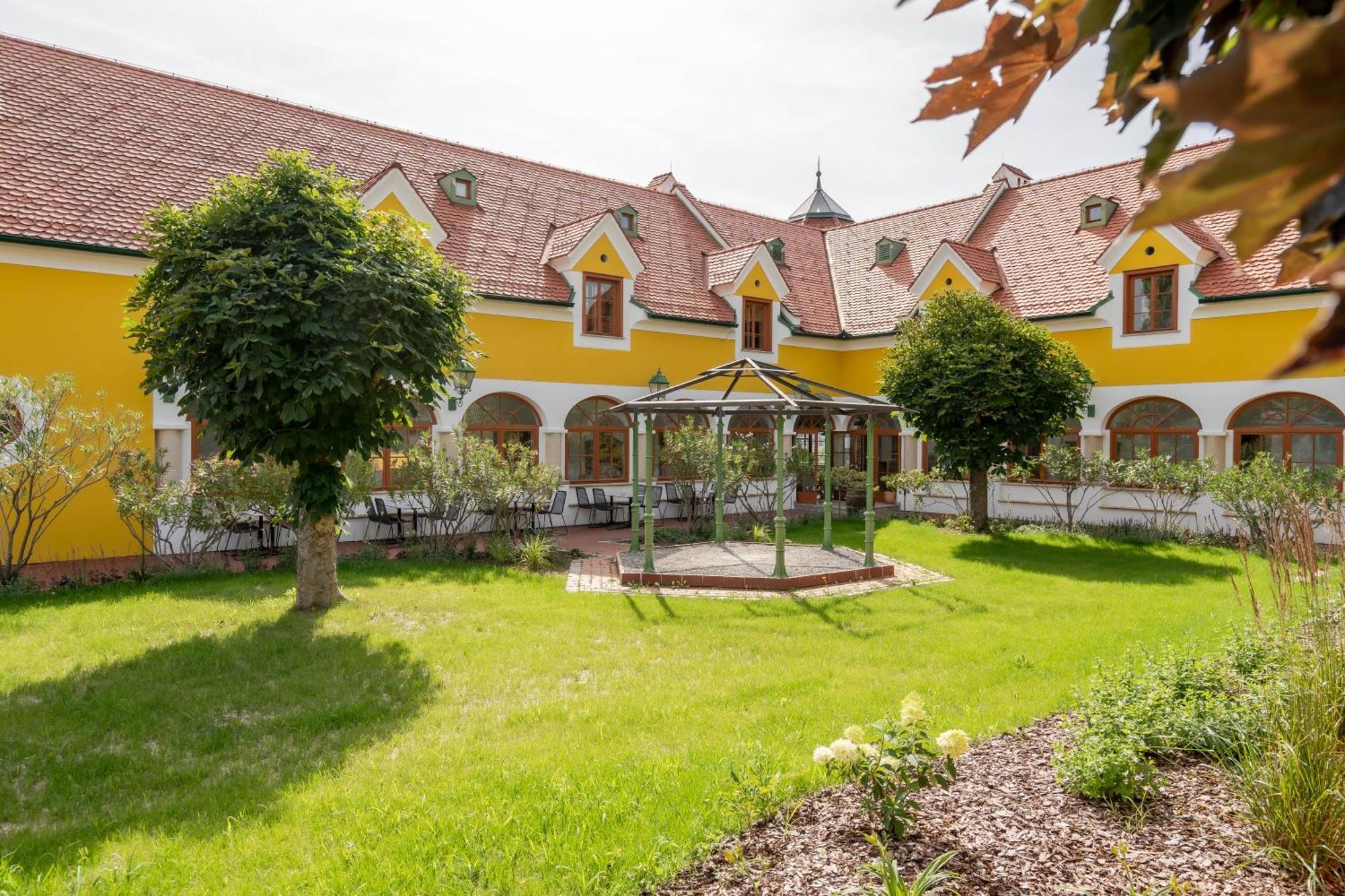 Hotel Roemerstein Fürstenfeld Extérieur photo