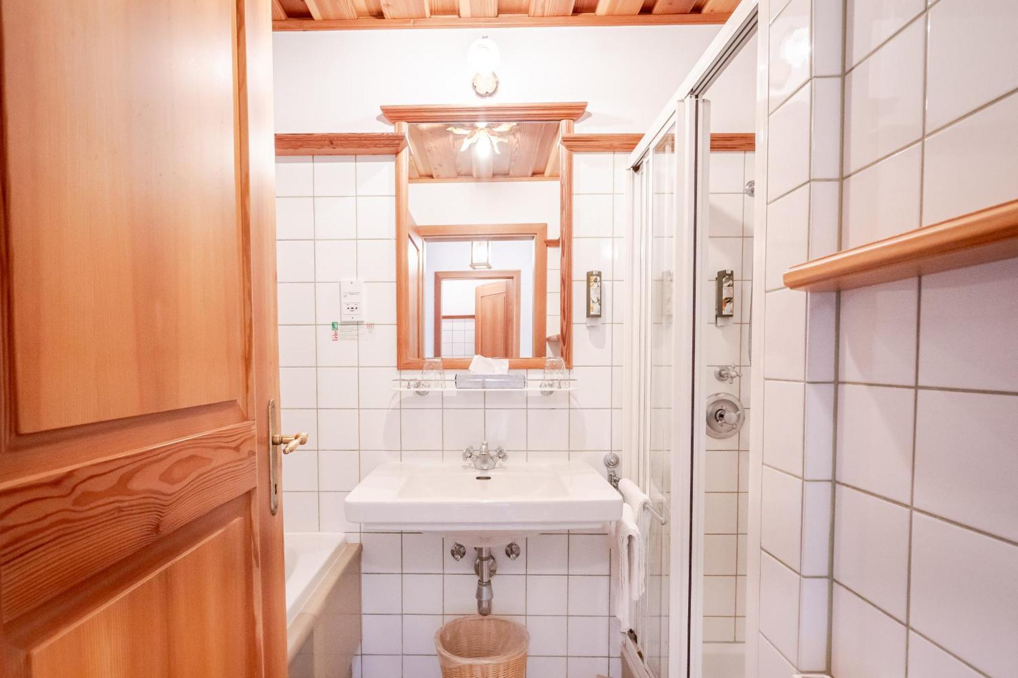 Hotel Roemerstein Fürstenfeld Extérieur photo