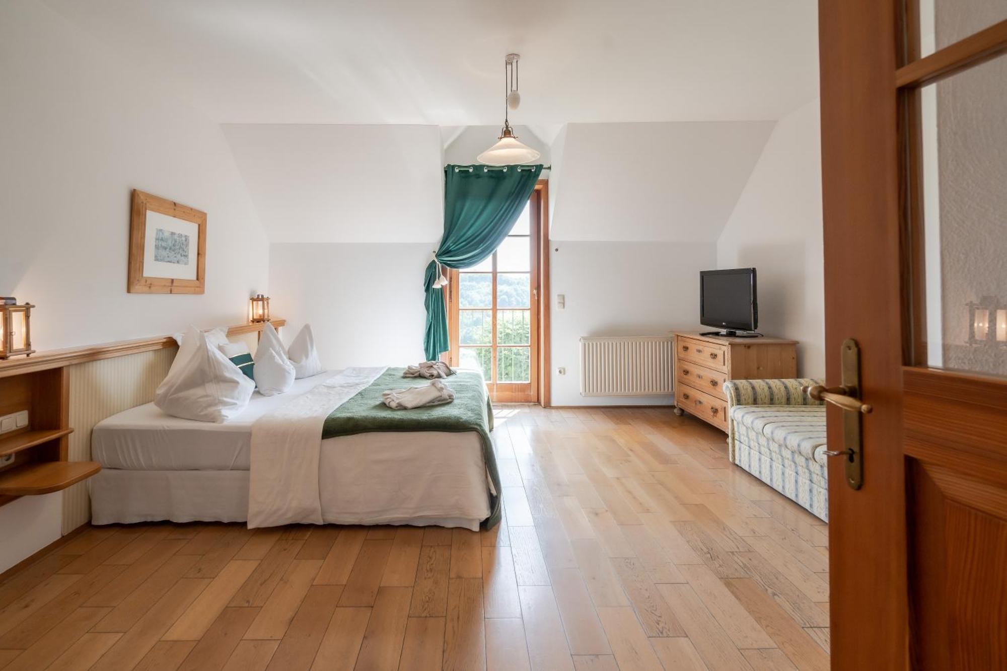 Hotel Roemerstein Fürstenfeld Extérieur photo