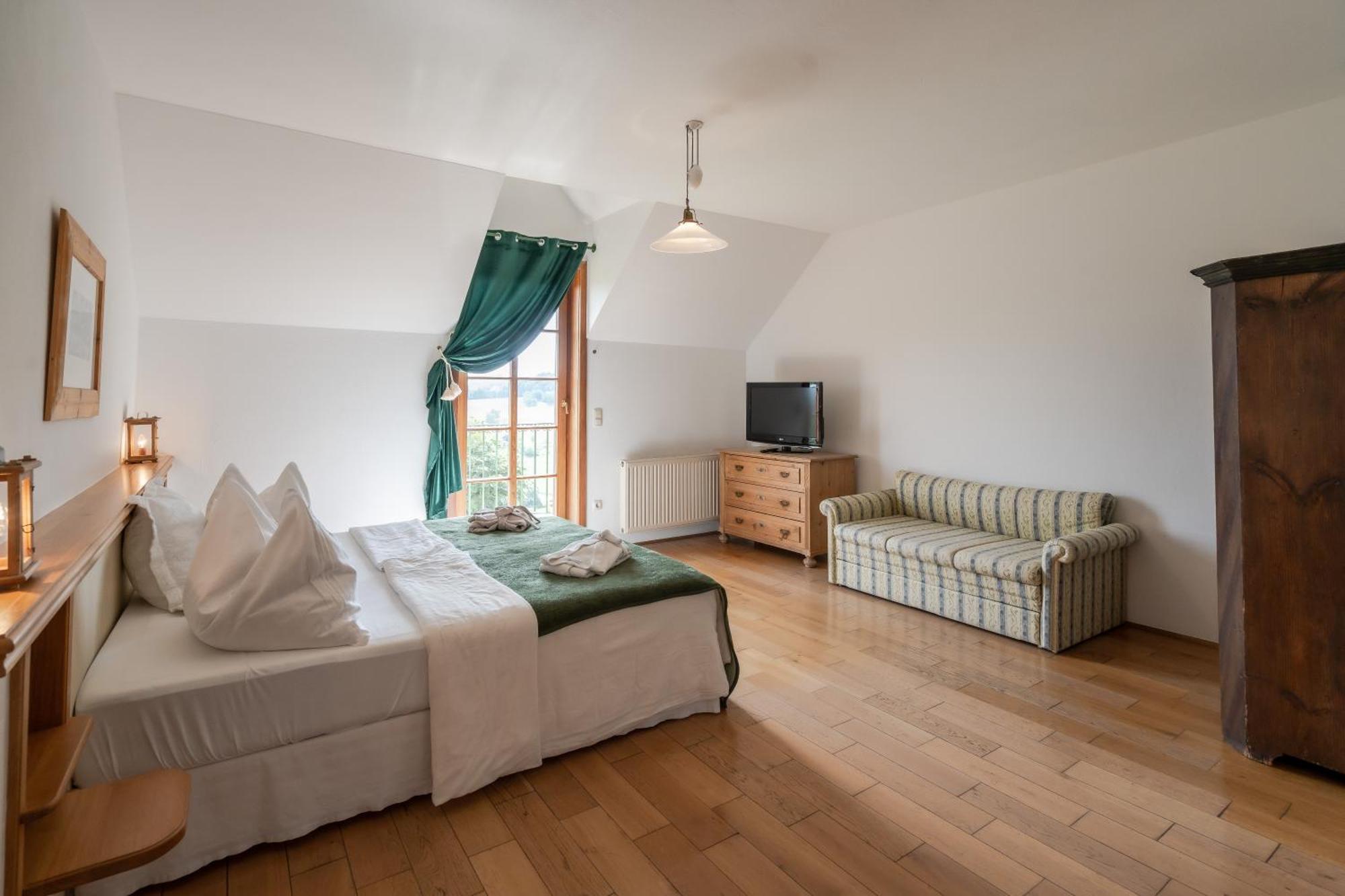 Hotel Roemerstein Fürstenfeld Extérieur photo