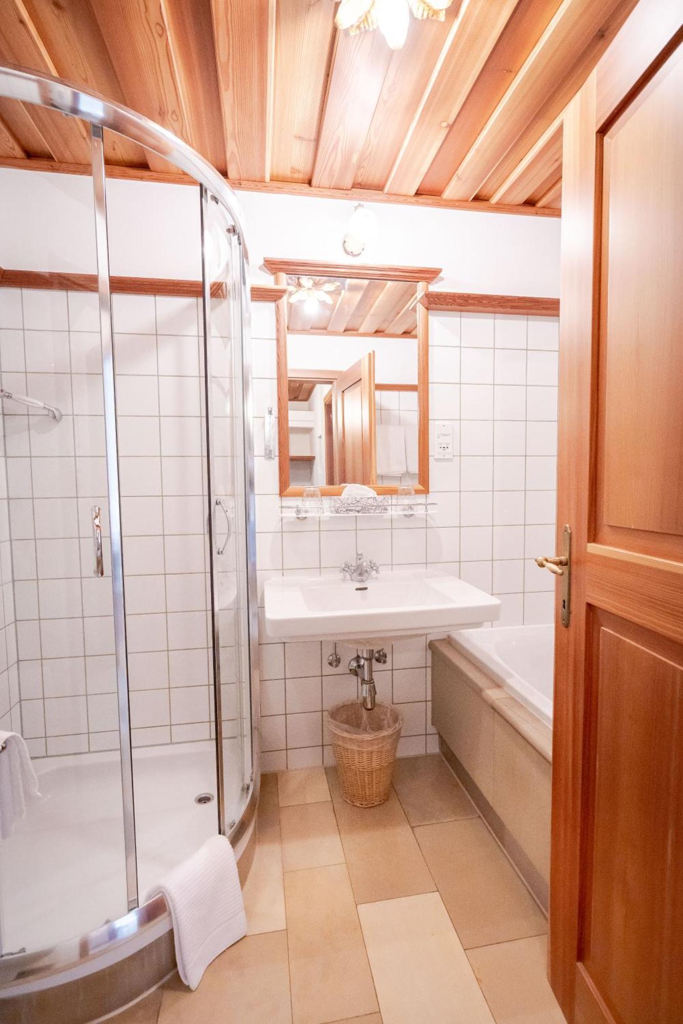 Hotel Roemerstein Fürstenfeld Extérieur photo